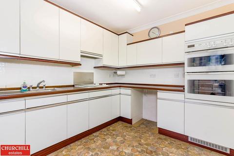 18 Roding View, Buckhurst Hill, IG9 6AQ