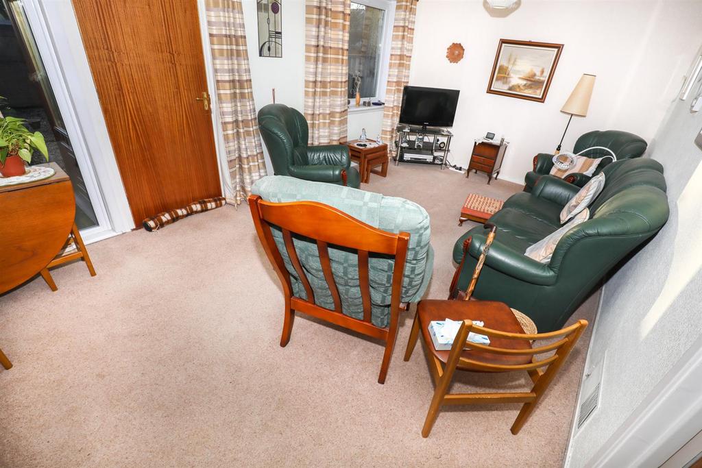 Cluny Place, Glenrothes 2 bed terraced house £77,995