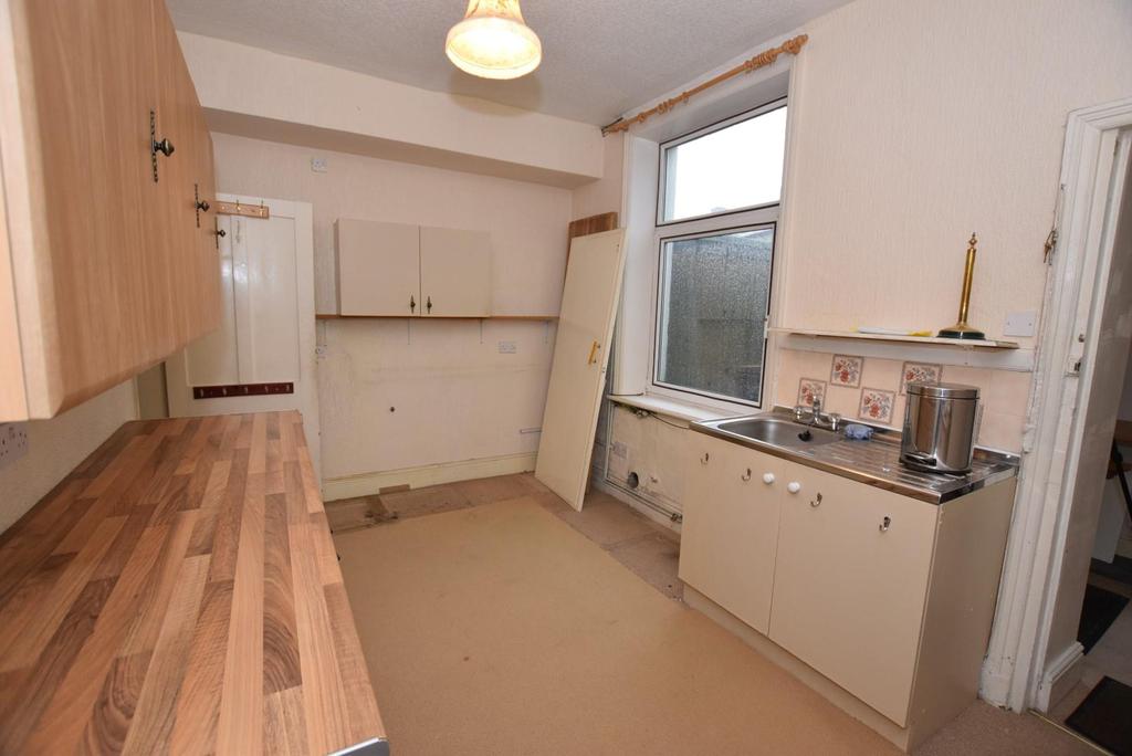 Avondale Street, Colne 3 bed terraced house £109,000