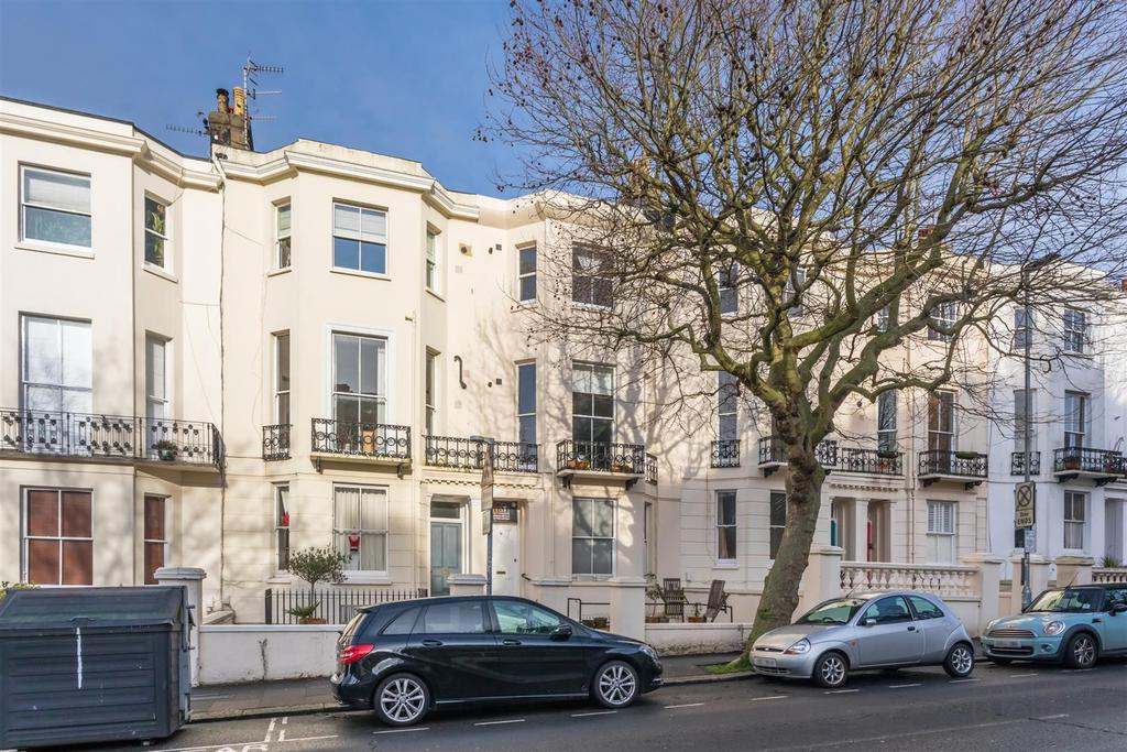 Goldsmid Road, Hove 2 bed flat £1,325 pcm (£306 pw)