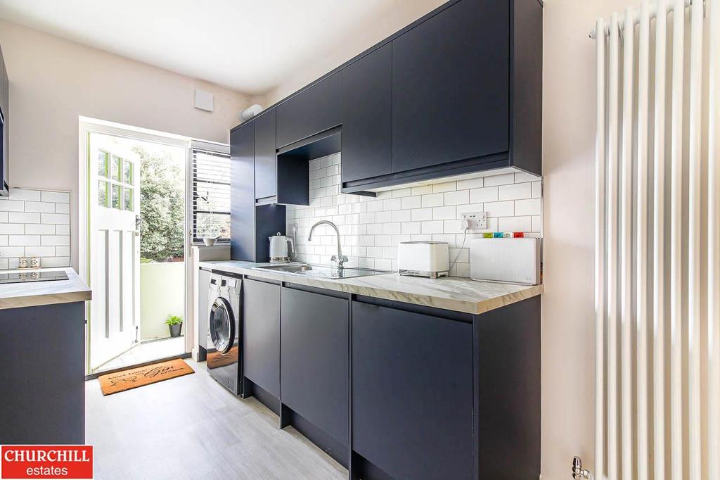 Kitchen2.jpg