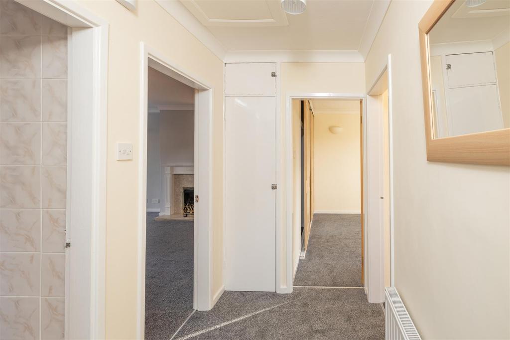 Hall,21u.jpg