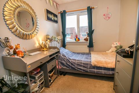 12 Cathrow Way, Thornton-cleveleys, FY5 5NG