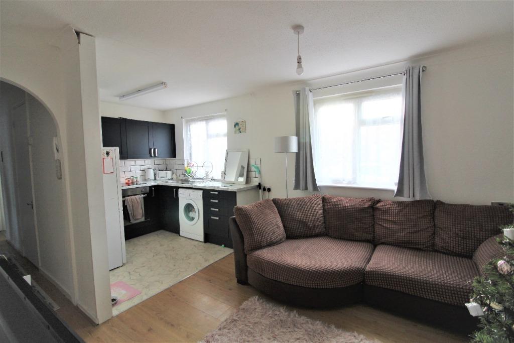 Collingwood Close, Peacehaven, BN10 2 bed flat £1,150 pcm (£265 pw)