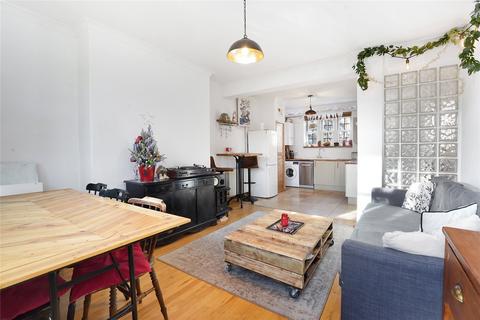 3 bedroom apartment to rent, Usk Road, London, SW11