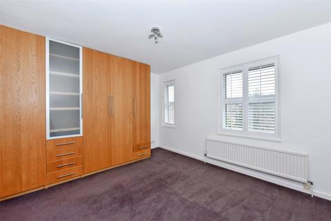 2 bedroom duplex to rent - Fountain Gardens, Windsor, Berkshire, SL4