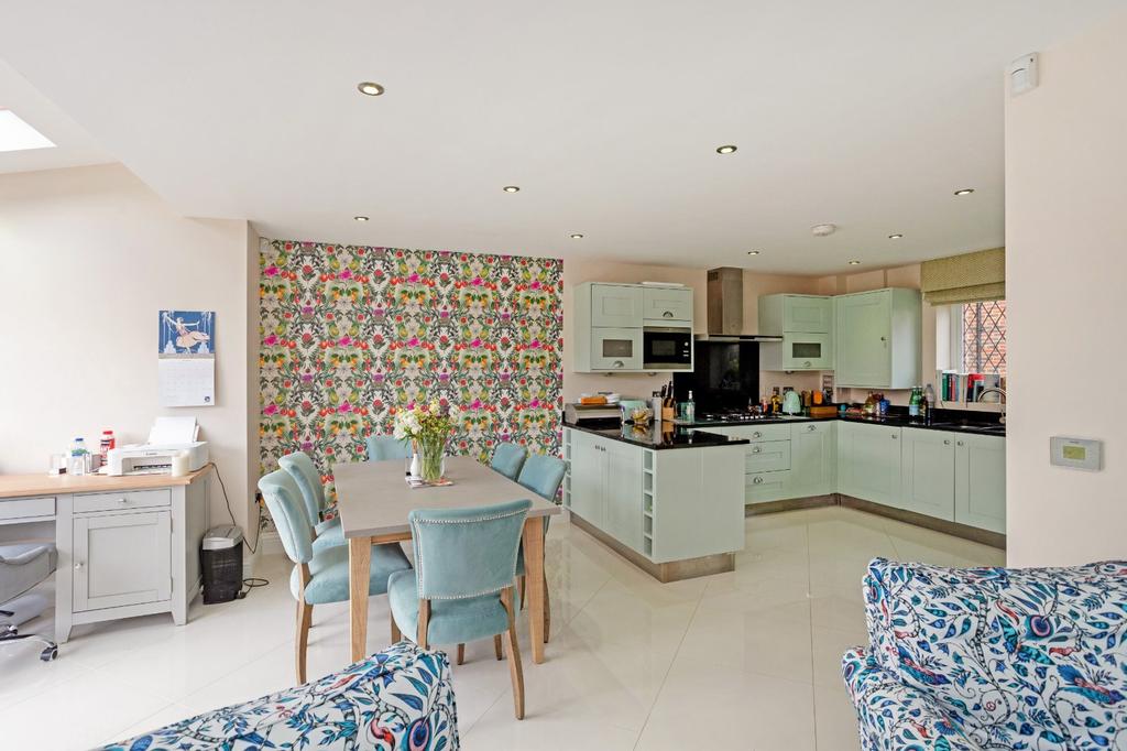 Kitchen/Dining