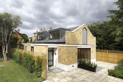 12 High Cedar Drive, London, SW20 0NU