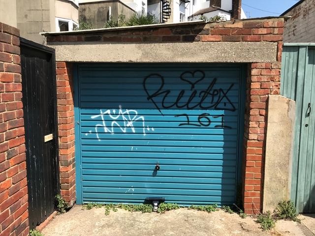 Garage In Clifton Hill Brighton Garage £200 Pcm £46 Pw