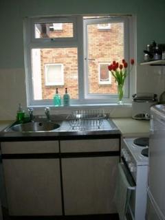 1 bedroom terraced house to rent, UXBRIDGE UB8