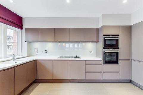 3 bedroom apartment to rent, Tudor Street, EC4Y