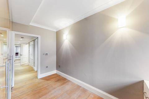 3 bedroom apartment to rent, Tudor Street, EC4Y