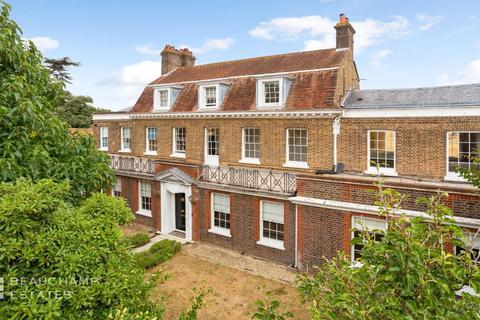 8 bedroom house for sale - Prestbury House, Hampton Court Road, East Molesey, KT8