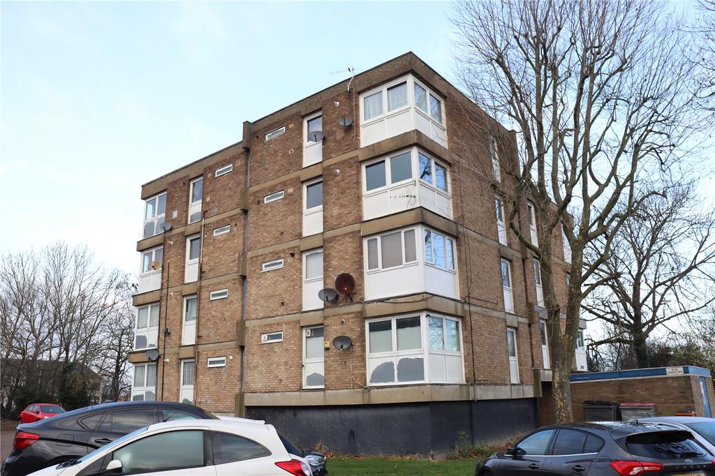Cathedral Drive, Laindon, Basildon, SS15 1 bed apartment £170,000
