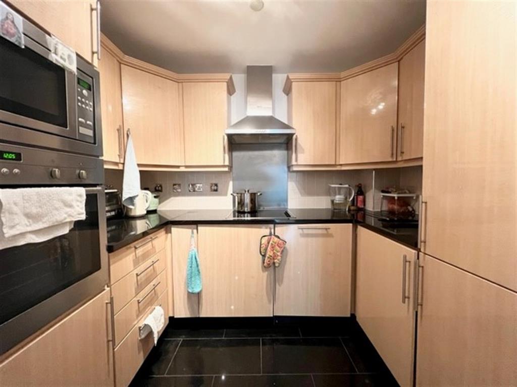 Cavalier House, Ealing, W5 2 bed apartment £1,750 pcm (£404 pw)