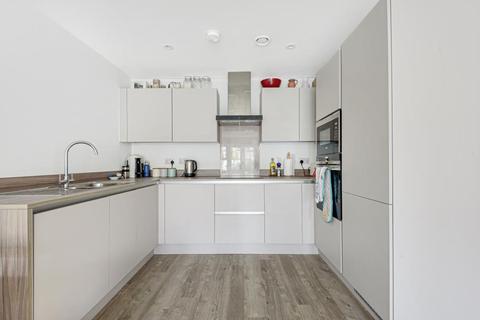 Flat 8, 67 Roper Crescent, Sunbury-on-thames, TW16 5DH