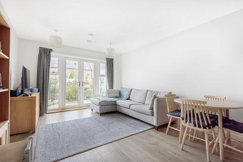 Flat 8, 67 Roper Crescent, Sunbury-on-thames, TW16 5DH