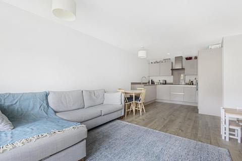 Flat 8, 67 Roper Crescent, Sunbury-on-thames, TW16 5DH