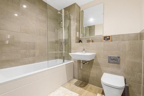Flat 8, 67 Roper Crescent, Sunbury-on-thames, TW16 5DH