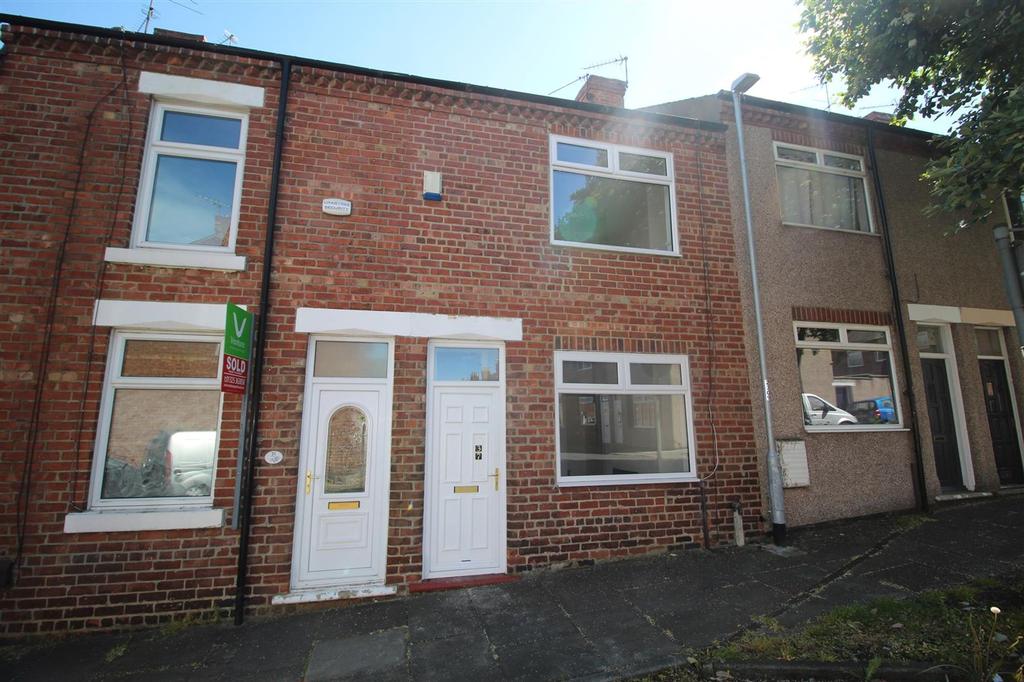 Branksome Terrace, Darlington, DL3 2 bed terraced house £450 pcm (£