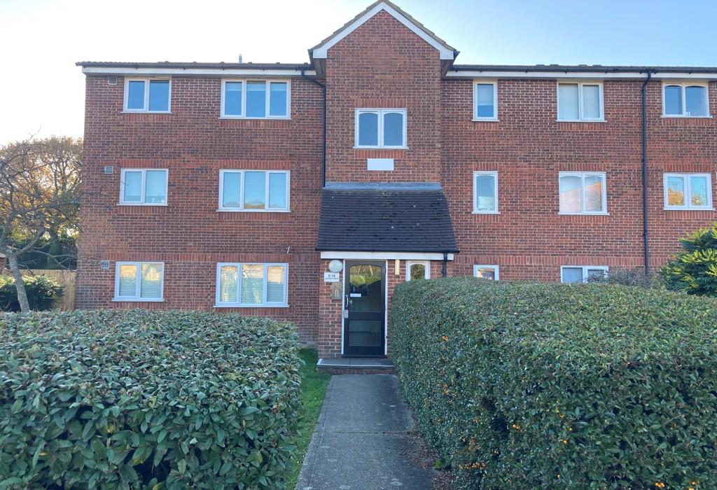 Latimer Drive, Hornchurch 1 bed apartment £200,000