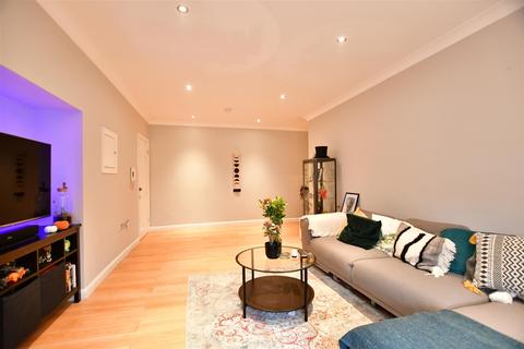 2 bedroom apartment for sale - High Street, Epping, Essex