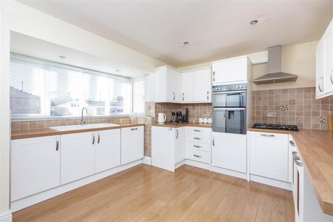 7 Lysander Close, Bekesbourne, Canterbury, CT4 5EZ
