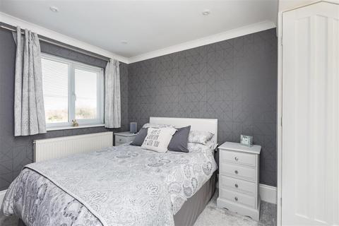 7 Lysander Close, Bekesbourne, Canterbury, CT4 5EZ