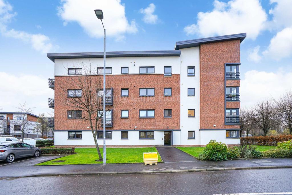 Mulberry Square, Renfrew 2 bed flat £150,000