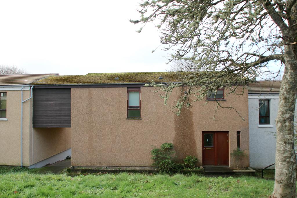 31 Millbank Road, DINGWALL, IV15 9UH 4 bed terraced house £115,000