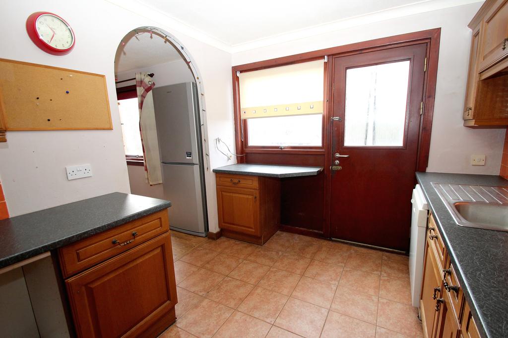 31 Millbank Road, DINGWALL, IV15 9UH 4 bed terraced house £115,000