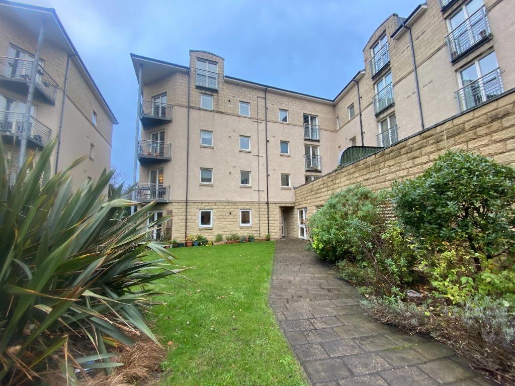 Crewe Road North, Edinburgh, EH5 3 bed flat £1,295 pcm (£299 pw)