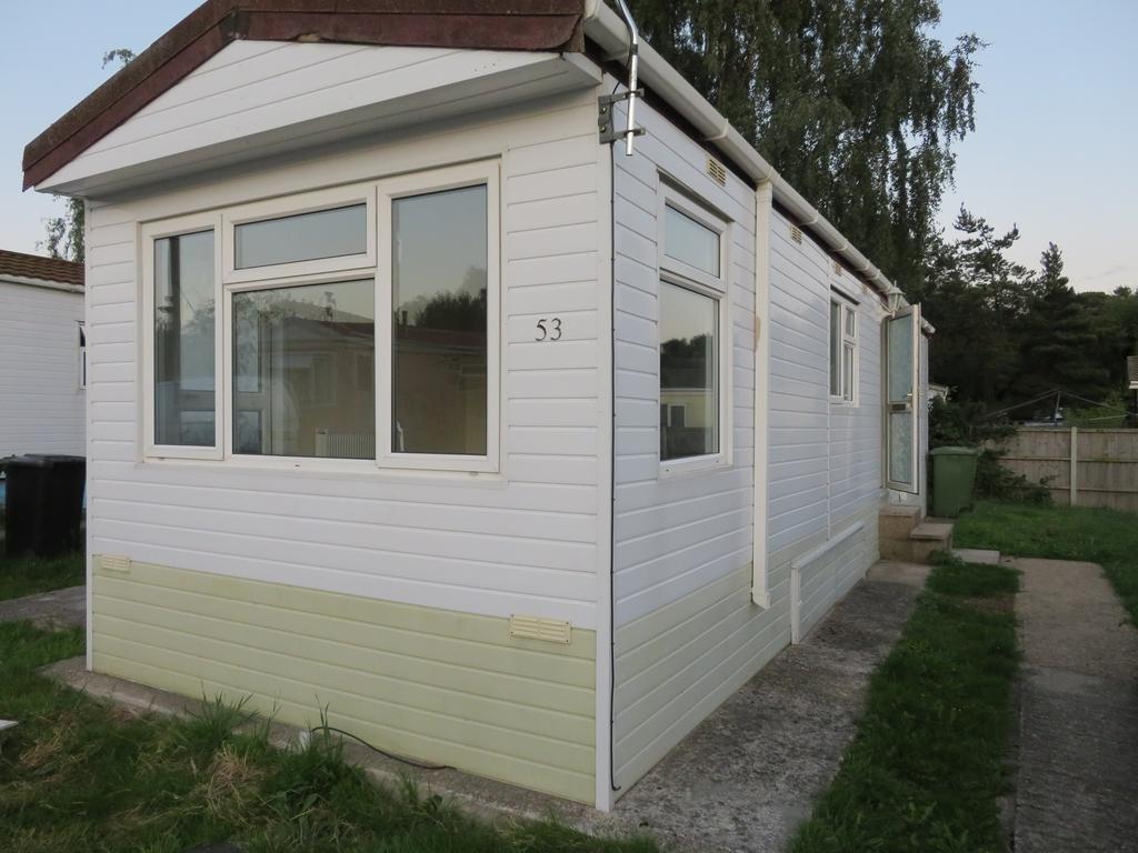 Innisfree Park Homes, Bawsey PE32 1 bed park home £475 pcm (£110 pw)