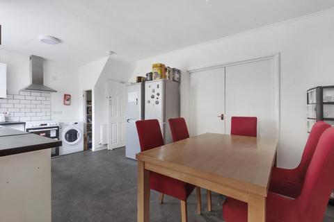5 bedroom semi-detached house to rent, Wood Farm Road,  Headington,  OX3