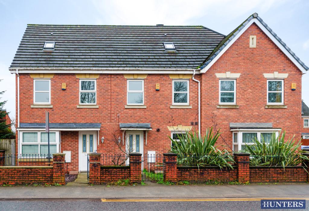 Mosley Common Road, Worsley... 3 bed terraced house £995 pcm (£230 pw)