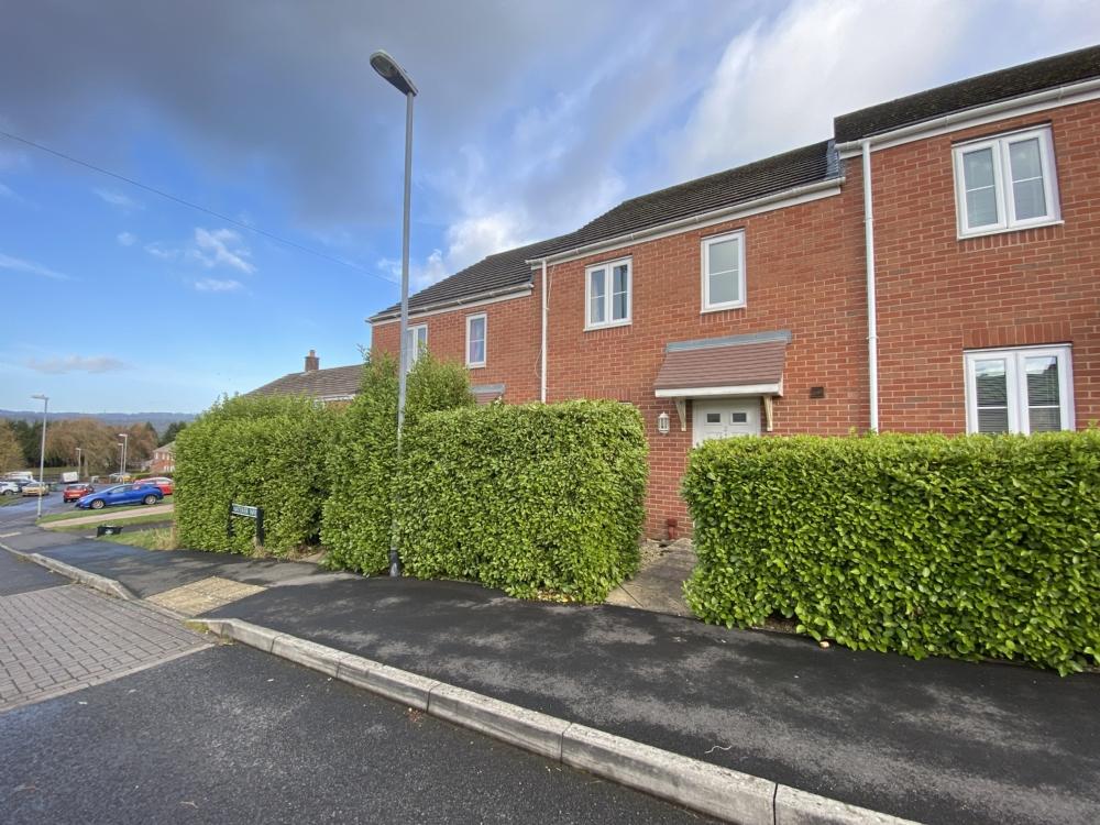 Waterer Way, Shepton Mallet 3 bed terraced house £850 pcm (£196 pw)