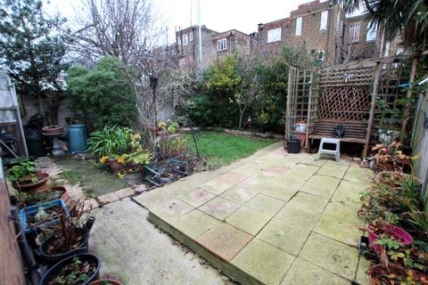 30 Tilney Road, Dagenham, RM9 6HP
