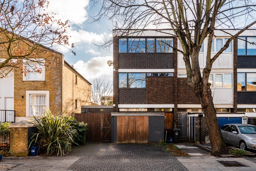 Albion Drive, London Fields, E8 4 bed end of terrace house £5,417 pcm