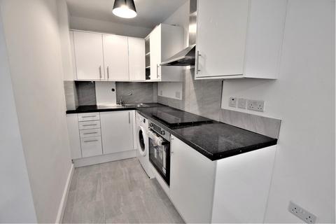 2 bedroom flat to rent, Aidan Close, Dagenham, Essex. RM8 3LE