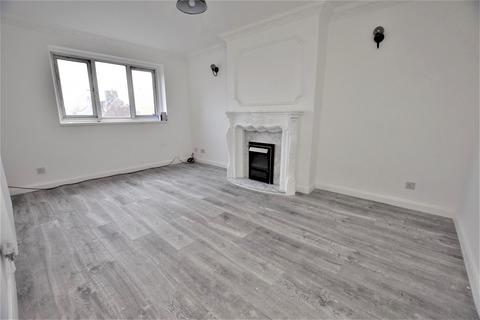 2 bedroom flat to rent, Aidan Close, Dagenham, Essex. RM8 3LE