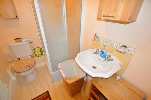 2 bedroom property to rent, Grasholm Way, Slough, SL3