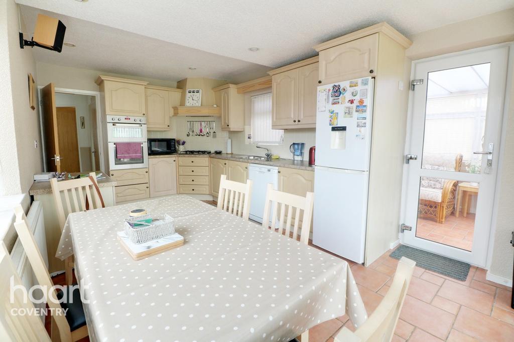Wychwood Avenue, Coventry 2 bed semidetached bungalow £325,000