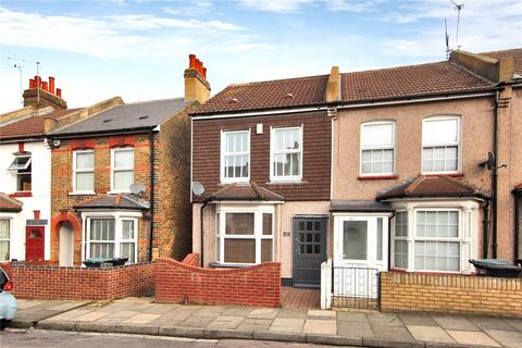 3 bedroom end of terrace house to rent, Salisbury Road, Northfleet, Gravesend, Kent, DA11