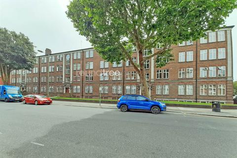 2 bedroom flat to rent, Georgian Court, Vivian Avenue, Hendon, NW4