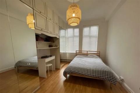 2 bedroom flat to rent, Georgian Court, Vivian Avenue, Hendon, NW4