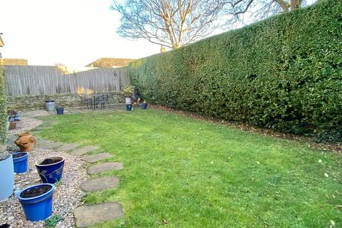 11 Dewar Close, Collingham, Wetherby, LS22 5JR