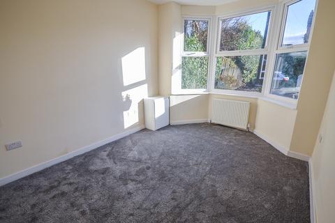 3 bedroom end of terrace house to rent, West Grove, Sale