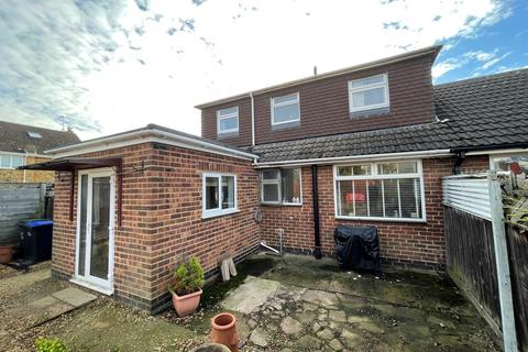 3 bedroom semi-detached bungalow for sale - Springfield, Wootton