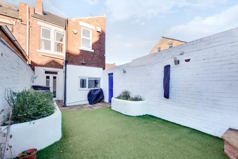4 bedroom end of terrace house for sale - Rydal Street, Gateshead