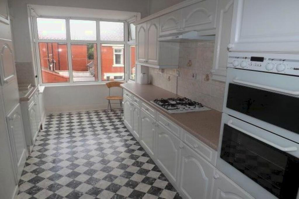 Lindsay Avenue, Blackpool 2 bed apartment £550 pcm (£127 pw)